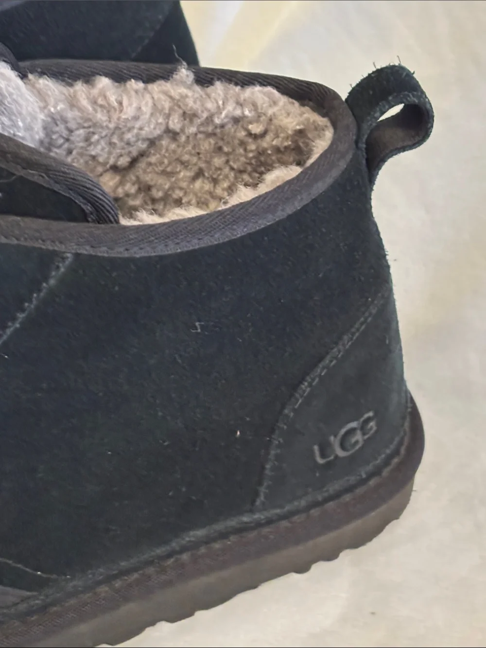 Ugg men's Neumel Suede Chukka Boots Size 10